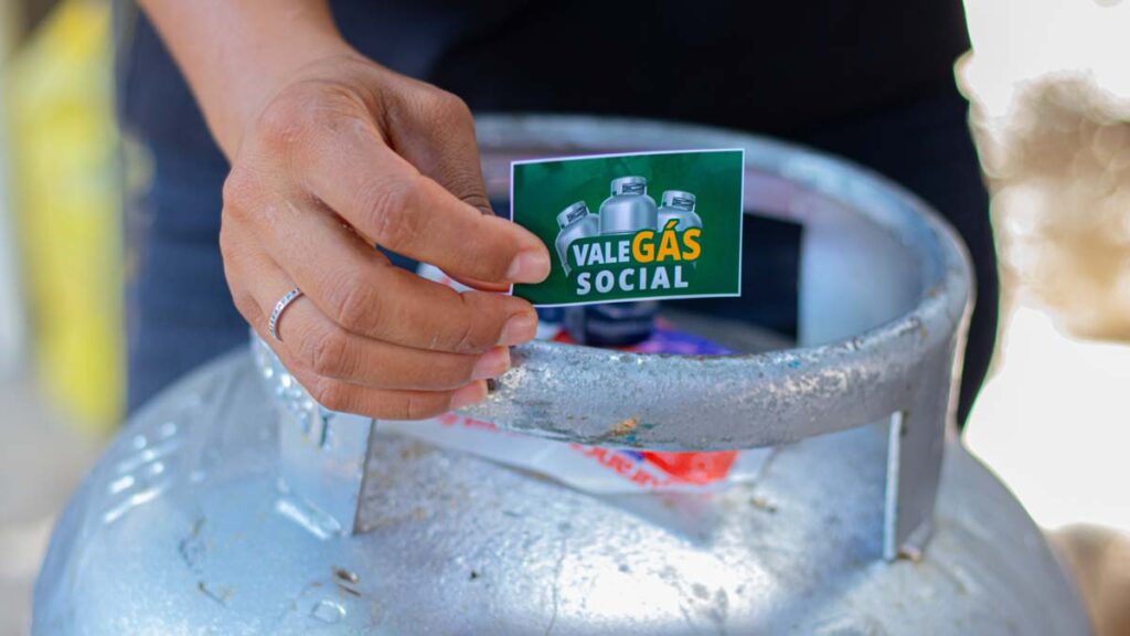 Bolsa Família retorna com valores extras e agências da Caixa se preparam para movimentação nesta segunda-feira (19)