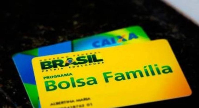 CAE do Senado adia votação do PL do 13º do Bolsa Família para análise de impacto fiscal