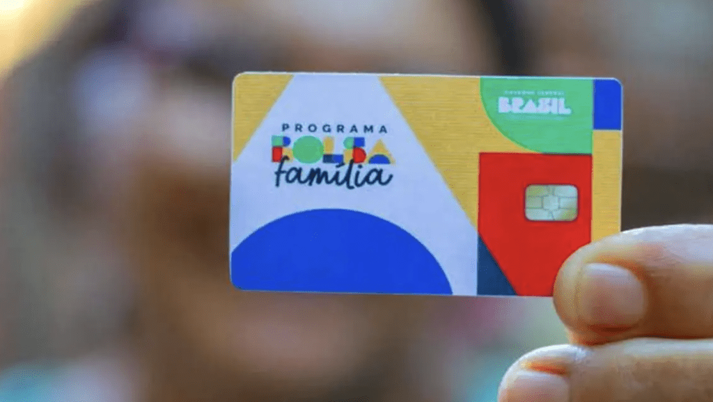 Caixa inicia pagamento do Bolsa Família de agosto nesta segunda-feira no Jornal Correio - Descubra como receber.