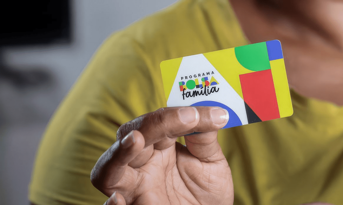 Comissão do Senado adia votação do 13º do Bolsa Família em meio a preocupações fiscais