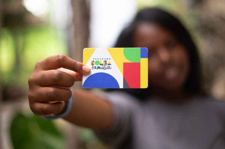 Governador Wellington Dias alerta beneficiários do Bolsa Família sobre golpes