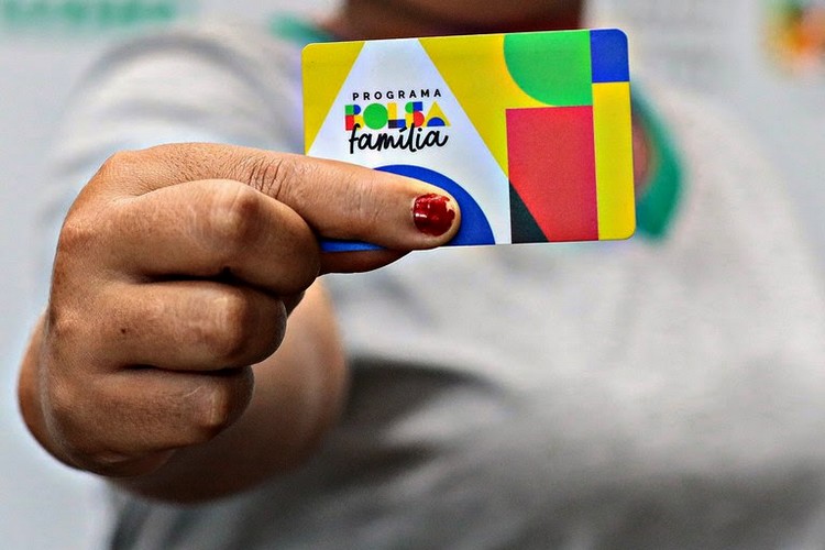 Pagamentos do Bolsa Família e Auxílio Gás iniciam hoje: confira! | AgoraMS