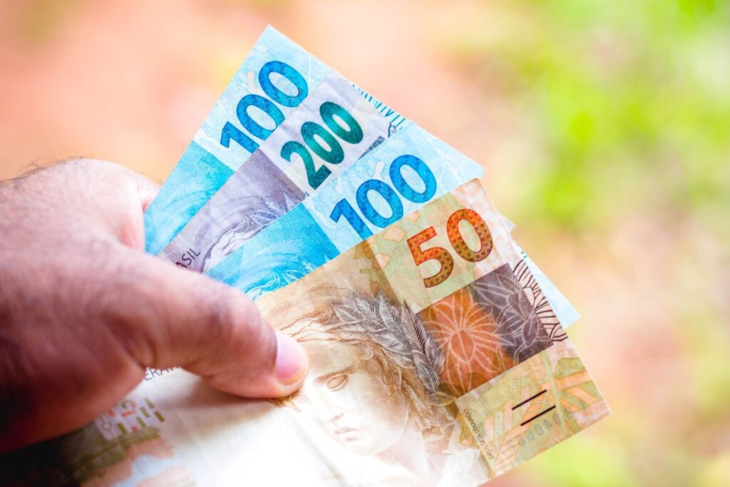 Pesquisa revela: 2,1 milhões de MEIs estão cadastrados no Bolsa Família. Surpreenda-se com o impacto!