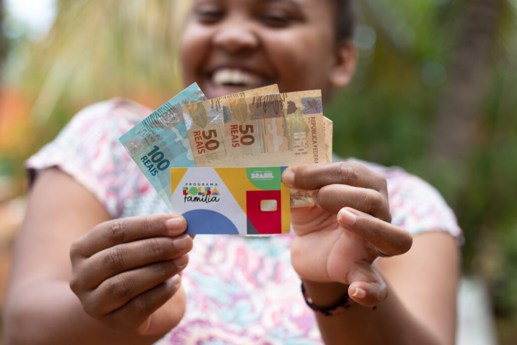 Valores Esquecidos do Bolsa Família: Quem Pode Sacar? CPFS Terminados em 1, 3, 5 e 7.