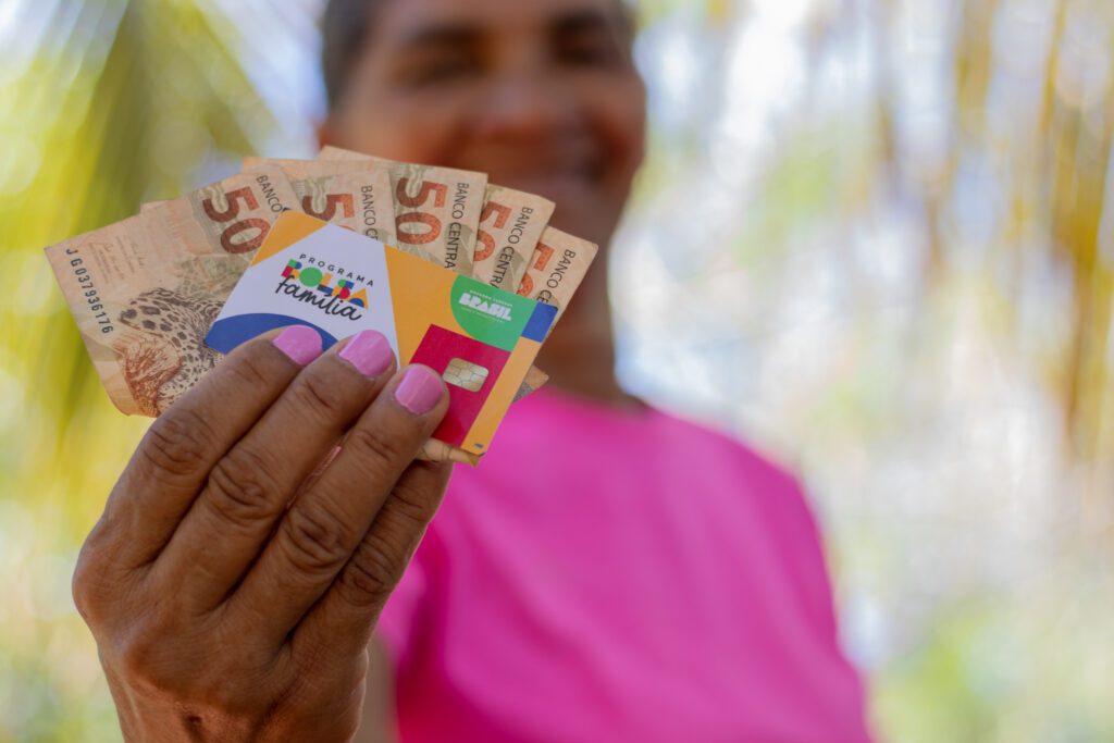 Governo libera quinto adicional de R$300 no Bolsa Família e surpreende milhões: saiba como desbloquear