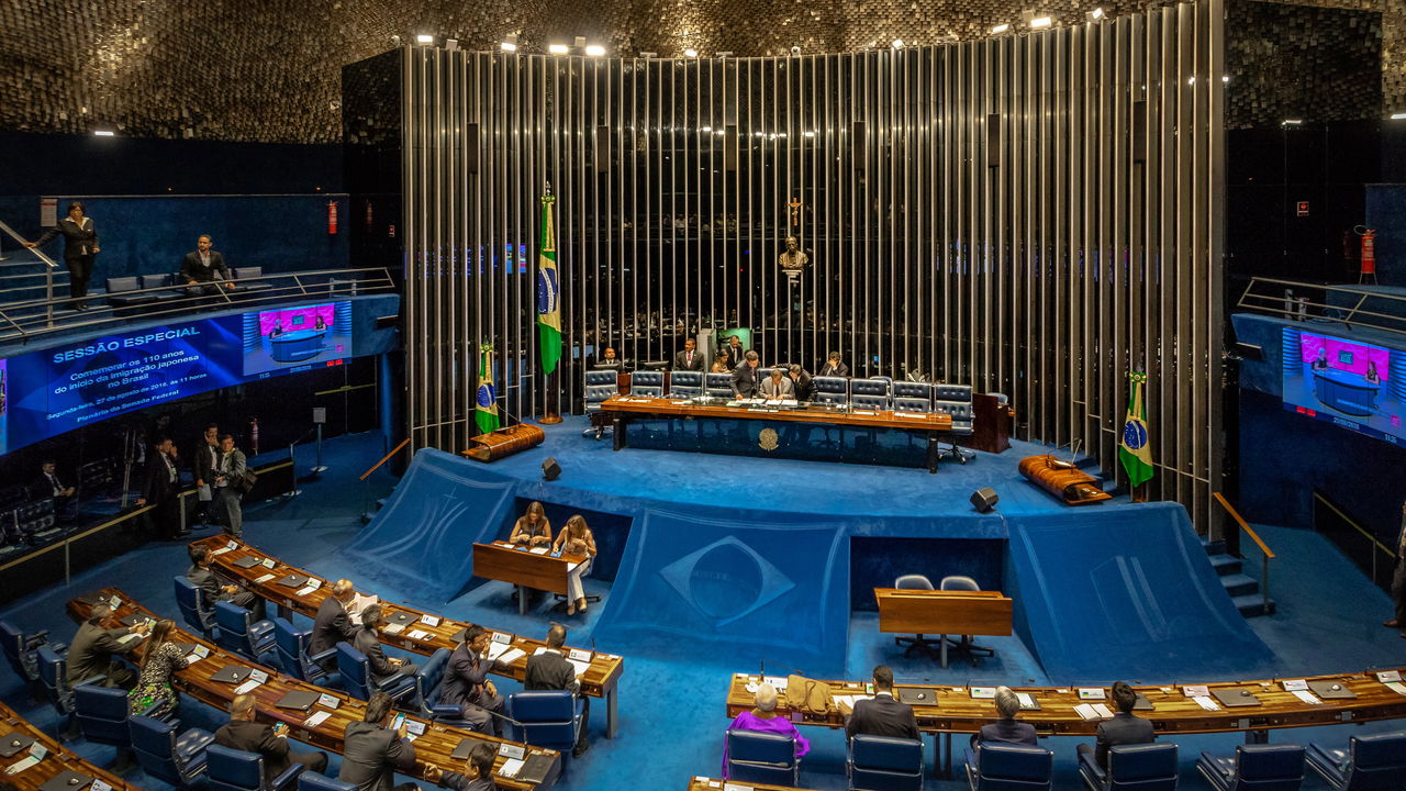 Governo visa economizar R$ 25 bi em programas sociais até 2025: descubra como!