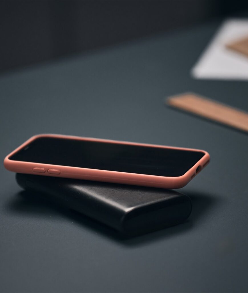 Lenda urbana verdadeira? Empresa admite ter software para ouvir pessoas pelo celular