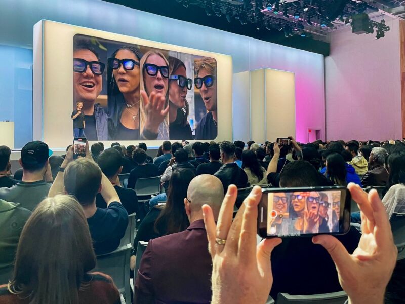 Meta inclui vozes célebres em chatbot de IA e apresenta óculos de realidade aumentada - Tecnologia e Games