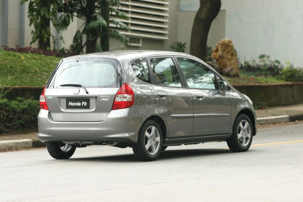 ChatGPT lista 5 carros ideais para motoristas inexperientes