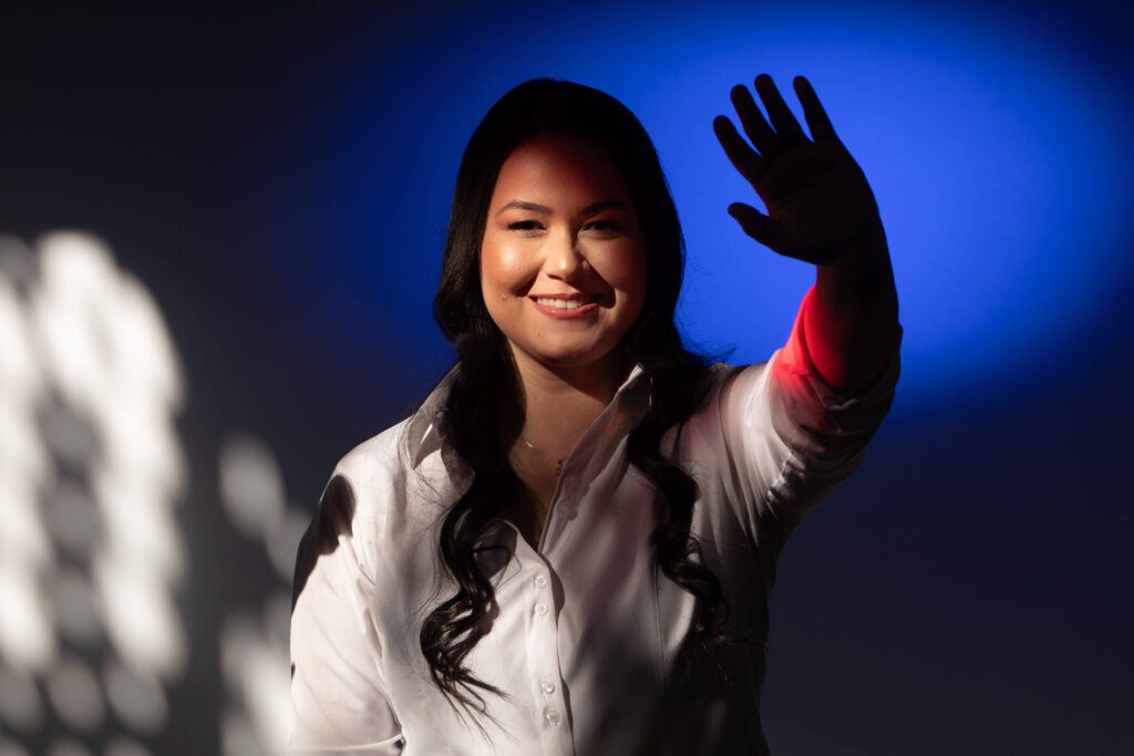 Conheça a 1ª mulher a se formar em inteligência artificial - 20/10/2024 - Tec