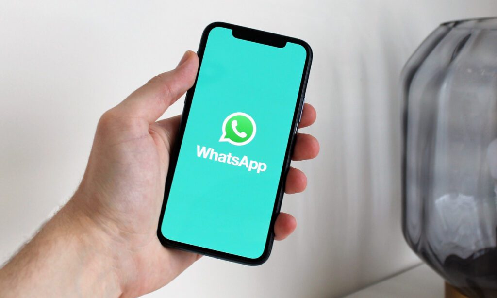 Saiba como usar a IA da Meta no WhatsApp