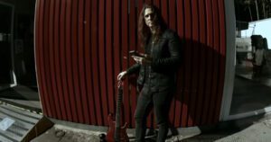 Kiko Loureiro lança clipe de “Point Of No Return” que reflete avanço da inteligência artificial na sociedade – A Rádio Rock – 89,1 FM