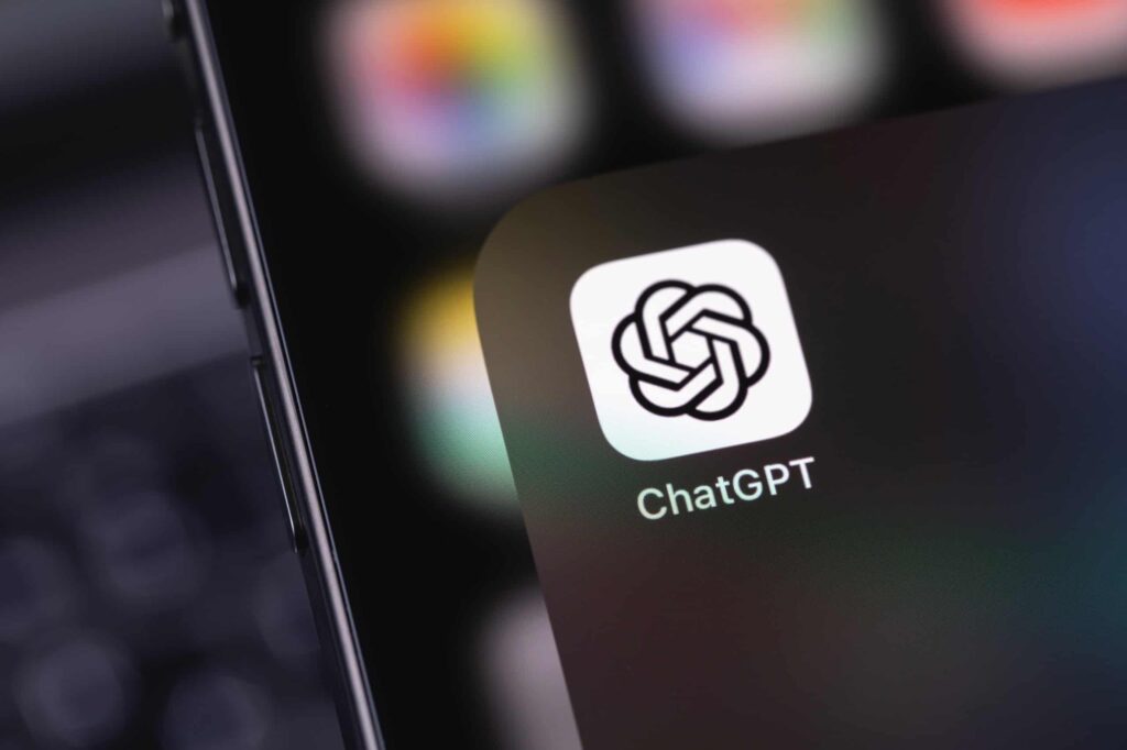 app do ChatGPT em um smartphone