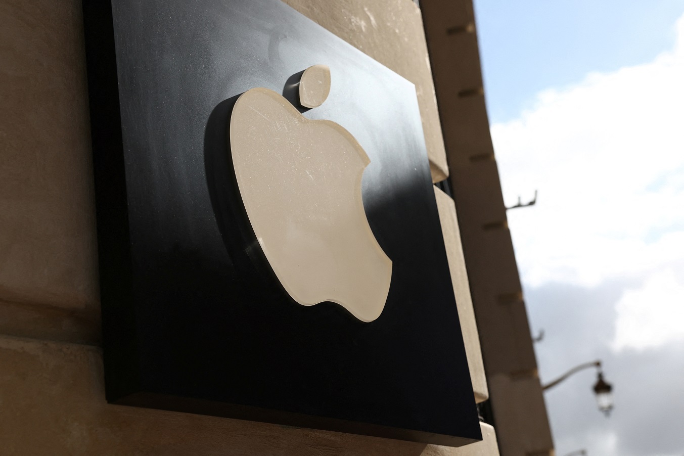 Apple se aproxima de US$4 trilhões em valor de mercado