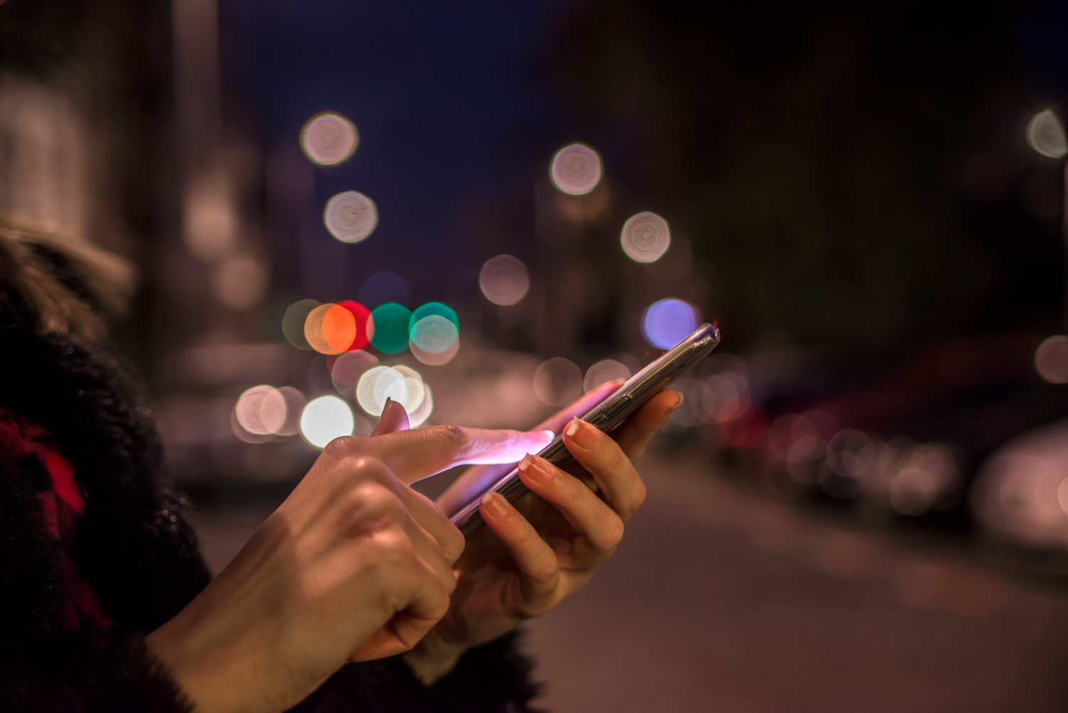 telefone celular redes sociais