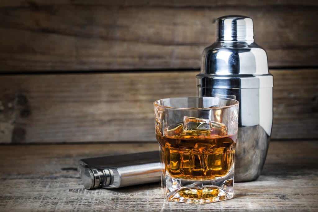 Inteligência Artificial percebe aroma de uísque melhor do que ser humano, diz estudo