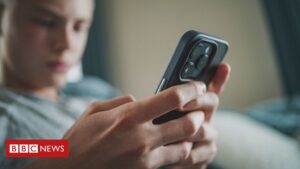 blog 1 Inteligência artificial: chatbot aconselha adolescente a matar pais por limite a uso de telas