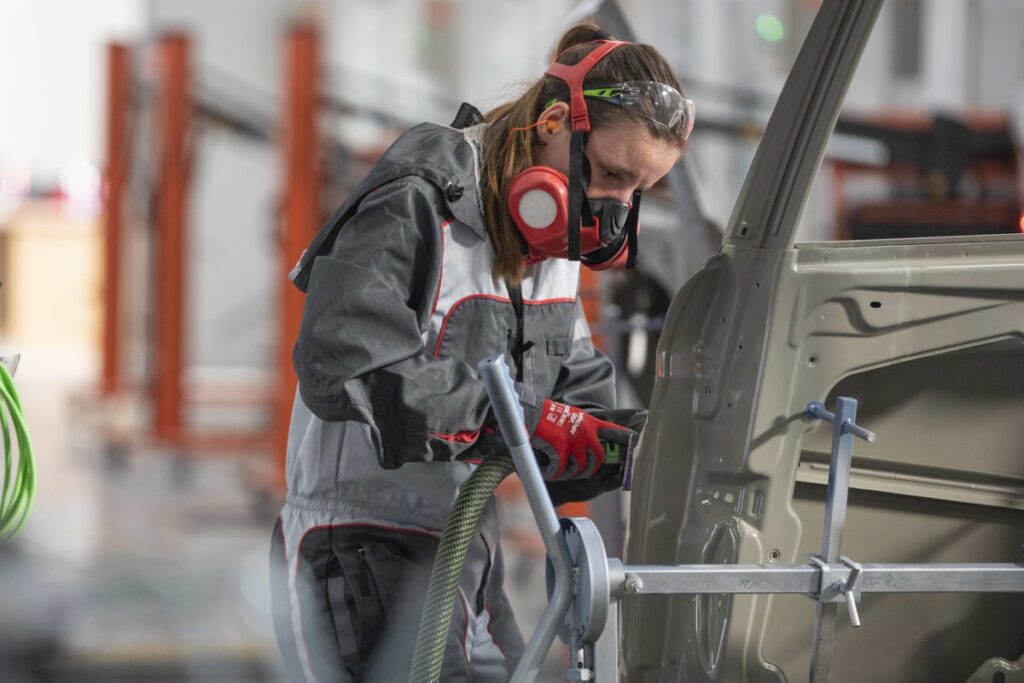 Jovens apostam em carreiras à prova de robôs