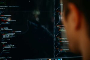 5 dicas para se proteger de golpes que usam imagens e voz de conhecidos