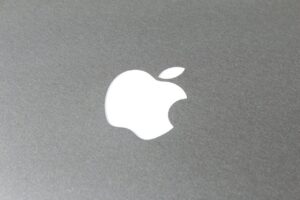 blog 4 Apple desativa alerta de notícias com IA após relatos de informações falsas