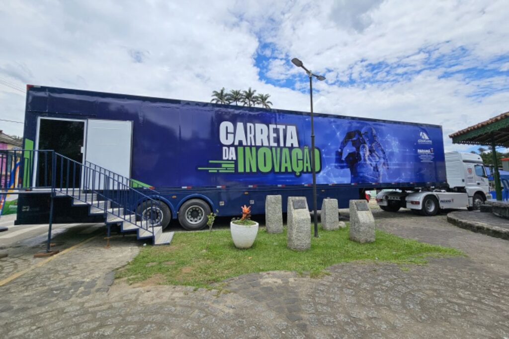 Em Morretes, Carreta da Inovação oferece oficinas de arte e Inteligência Artificial | CGN