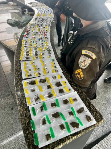 Flagrantes de tráfico em Campos: oito presos e drogas apreendidas - Campos 24 Horas