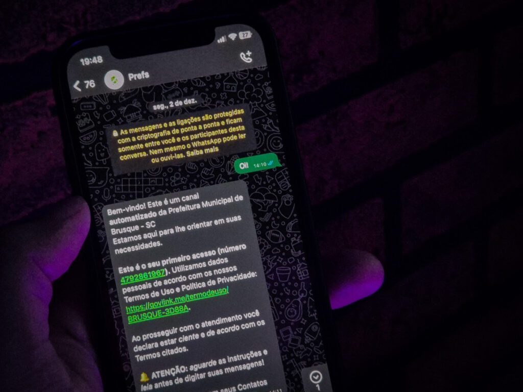 Prefeitura de Brusque implementa ferramenta de atendimento com inteligência artificial via WhatsApp