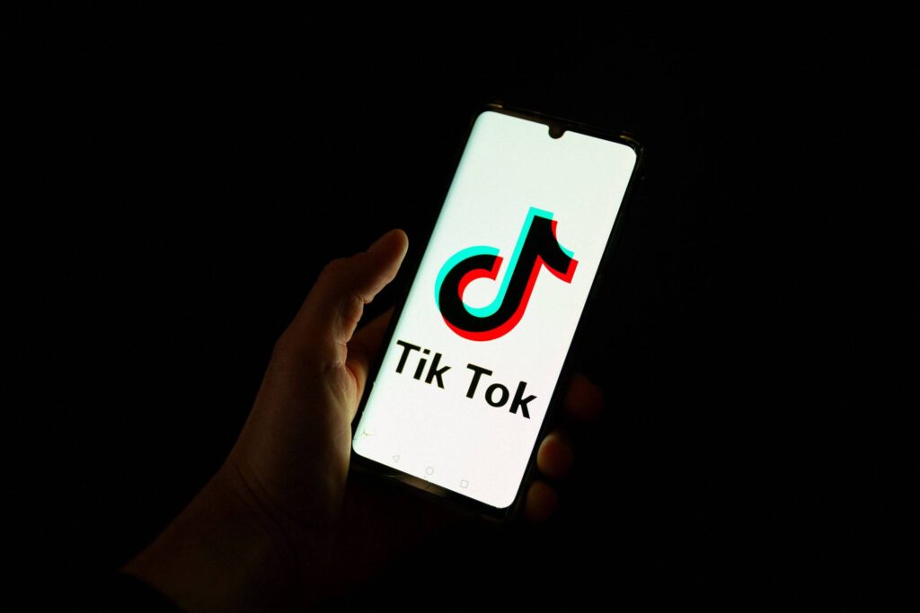 Rival do ChatGPT propõe fusão ao TikTok nos EUA, diz CNBC - 18/01/2025 - Mercado