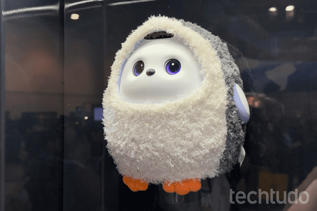 Robô fofinho com ChatGPT diverte visitantes da CES; conheça o TCL Ai Me