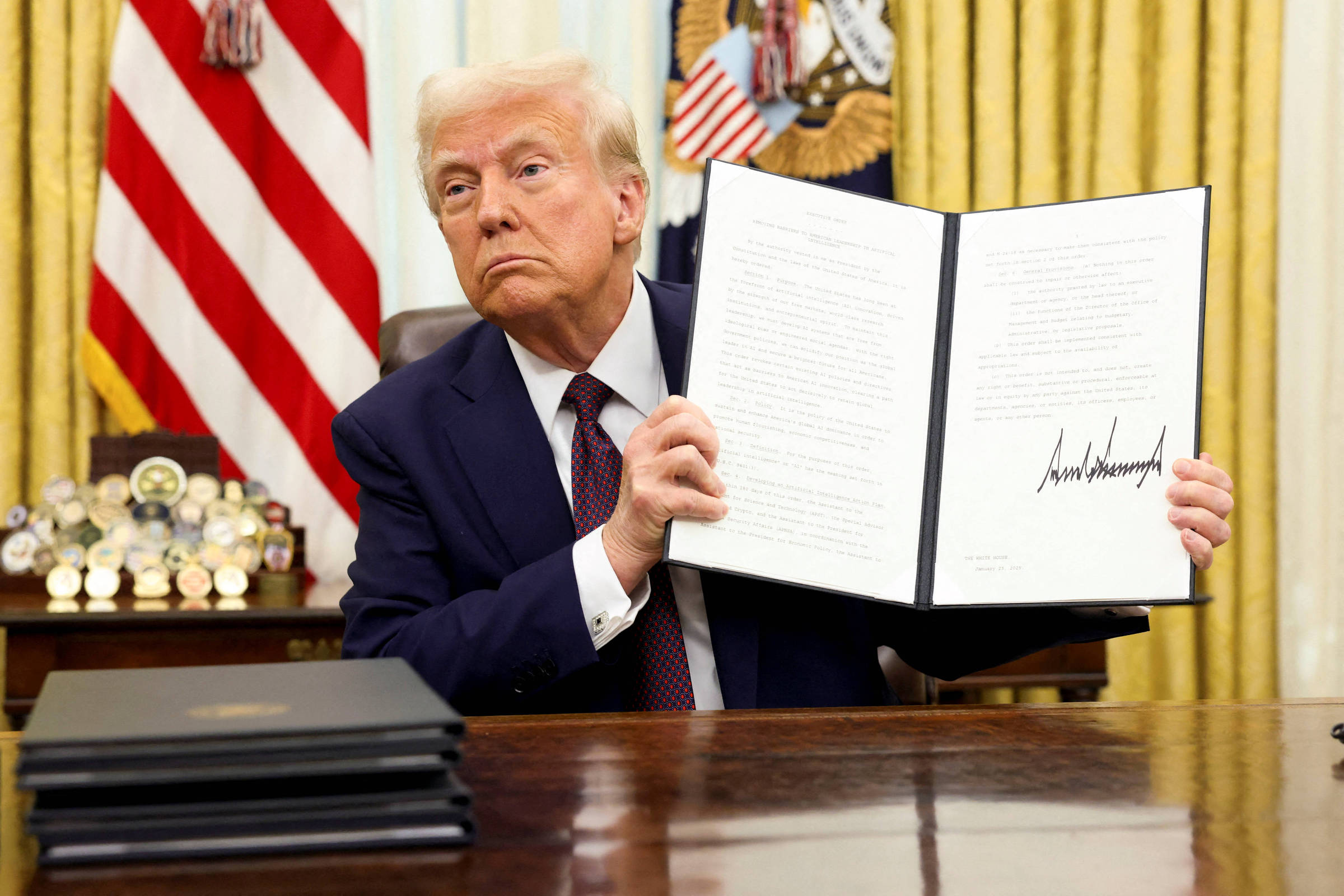 Trump ordena plano de ação para inteligência artificial - 23/01/2025 - Tec