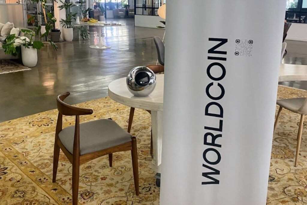 World alcança 10 milhões de pessoas verificadas na sua rede de "prova de humanidade"