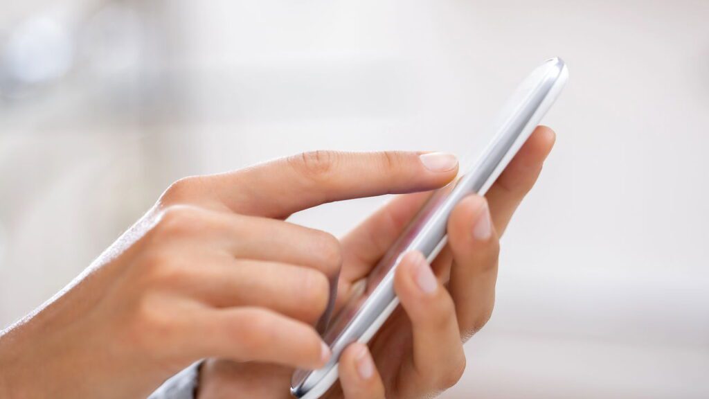 Comunicado importante para todos que guardam seus celulares usados hoje - Correio Braziliense