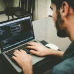 Google libera IA gratuita para programação; saiba mais