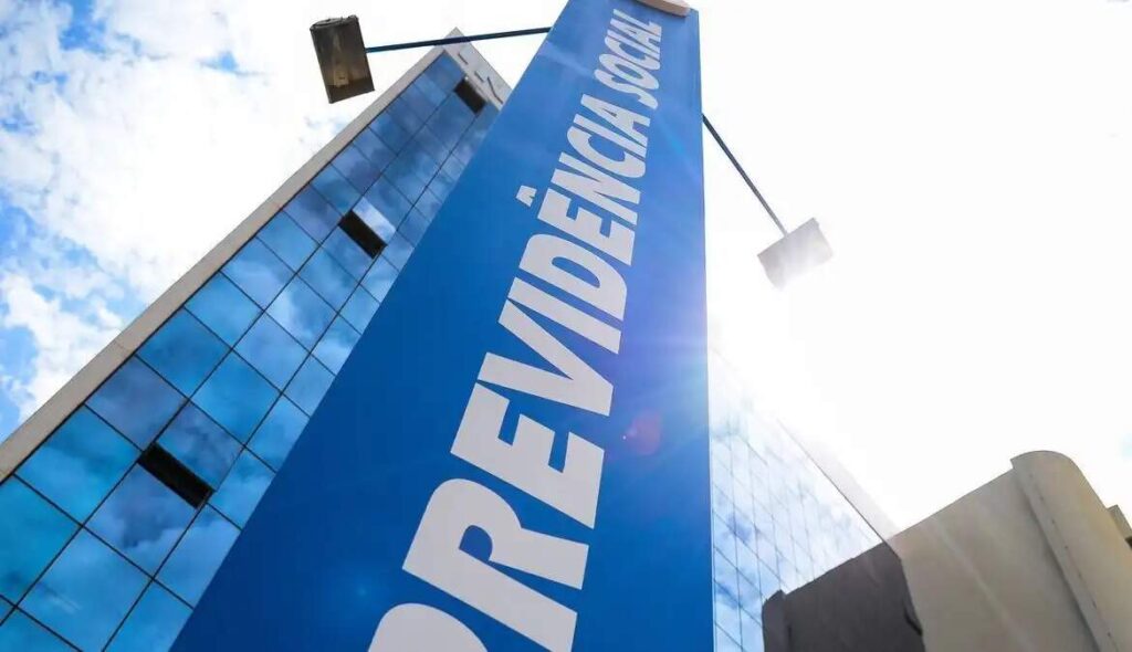 INSS usará inteligência artificial contra fraude e permitirá pedir benefícios em cartórios e hospitais