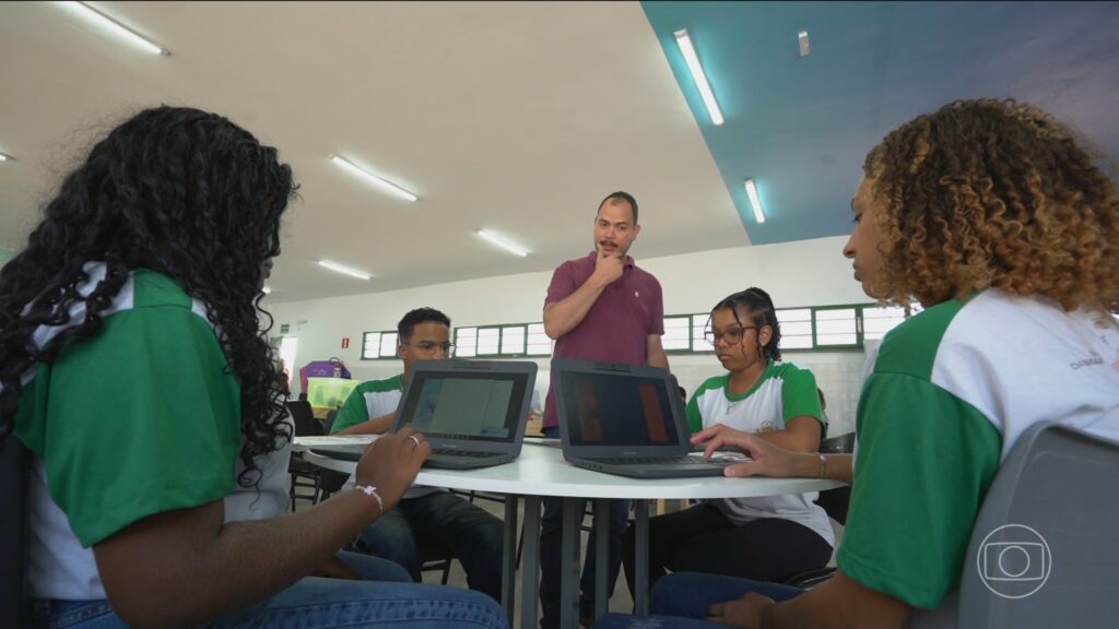 Série do JN mostra como a educação pode aproveitar benefícios da inteligência artificial | Jornal Nacional