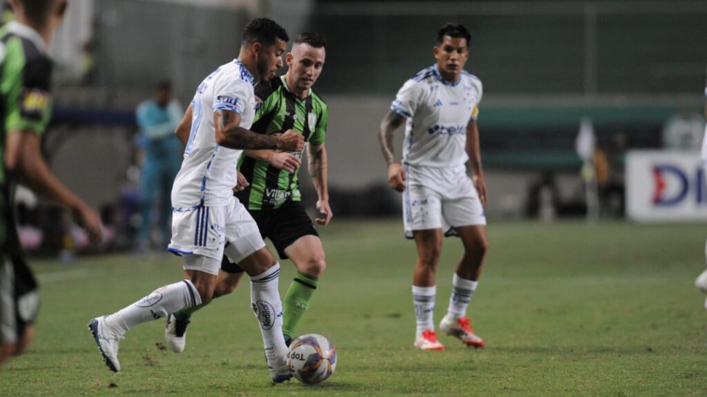 quem leva a melhor no clássico segundo o ChatGPT?