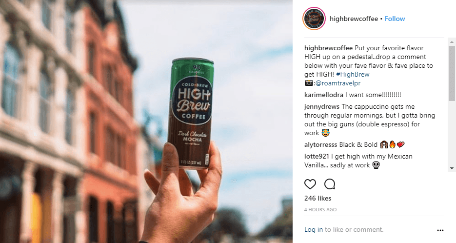 Postagem do Instagram de alta fabricação de uma mão segurando um café pode subir