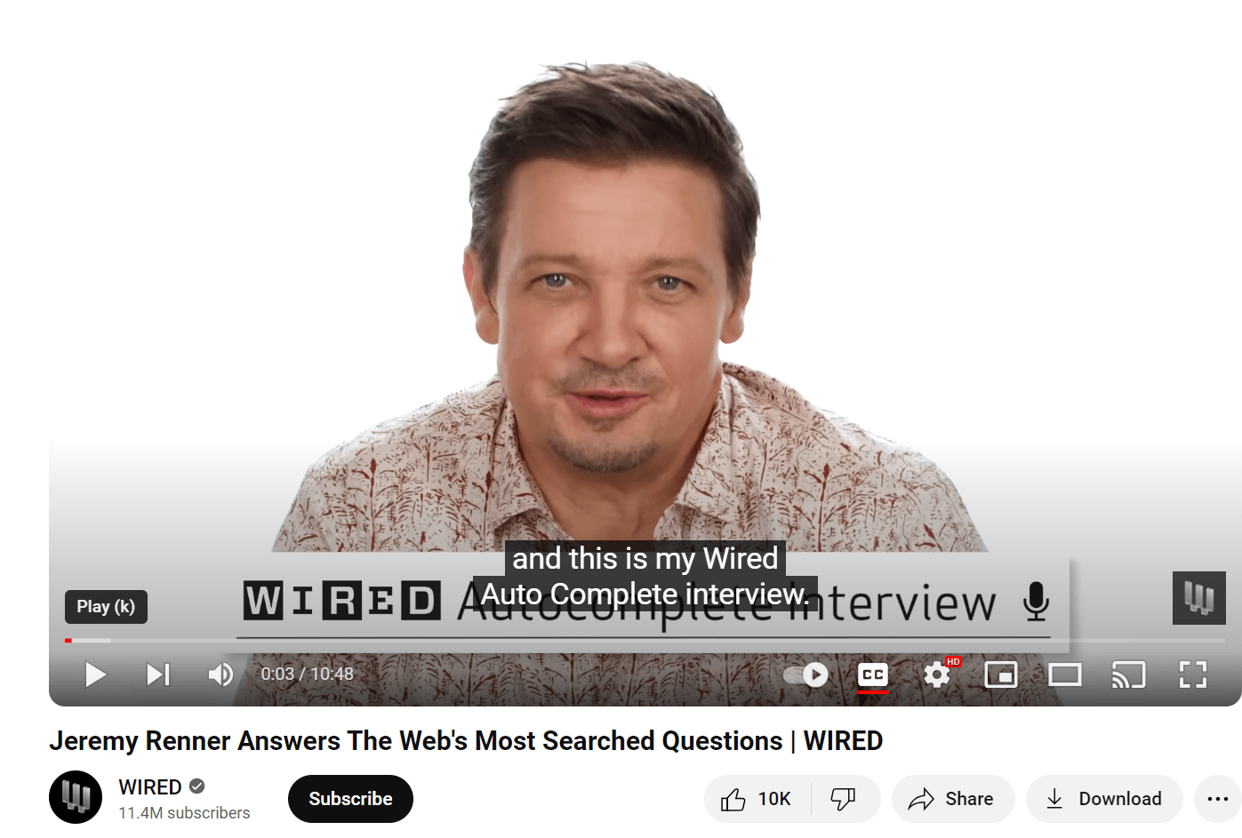 Vídeo do YouTube de Jeremy Renner fazendo uma entrevista