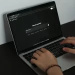 Conversas com m&aacute;quinas que podem mudar destinos humanos. (Cr&eacute;ditos: Unsplash / Berke Citak)