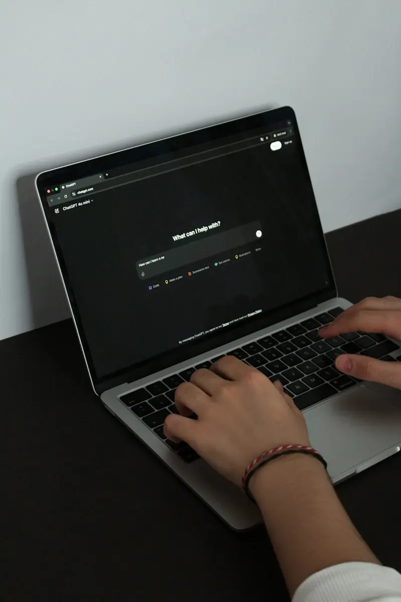Conversas com m&aacute;quinas que podem mudar destinos humanos. (Cr&eacute;ditos: Unsplash / Berke Citak)