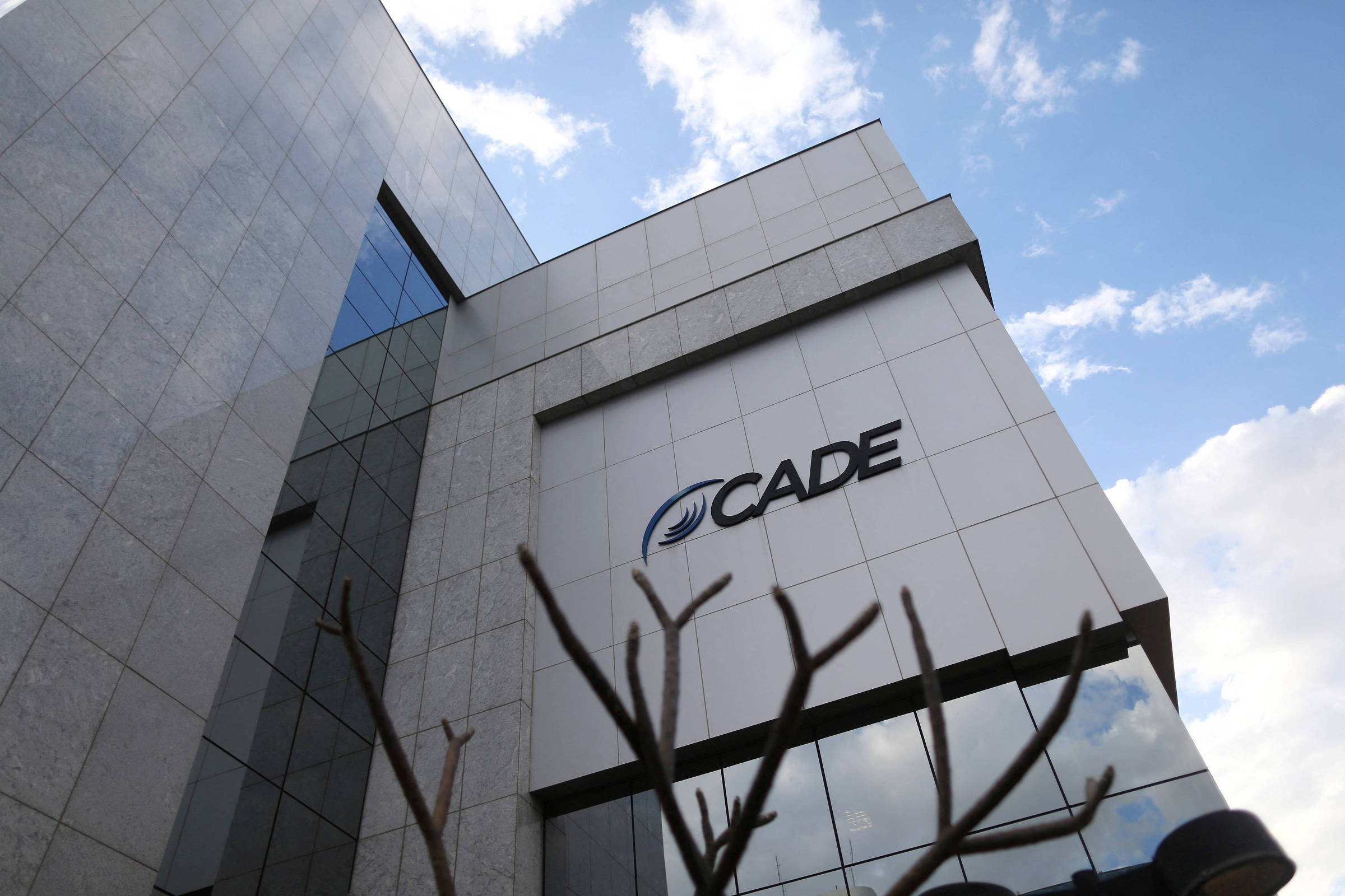 Cade avalia se modelos de IA cometem abusos - 29/08/2025 - Mercado