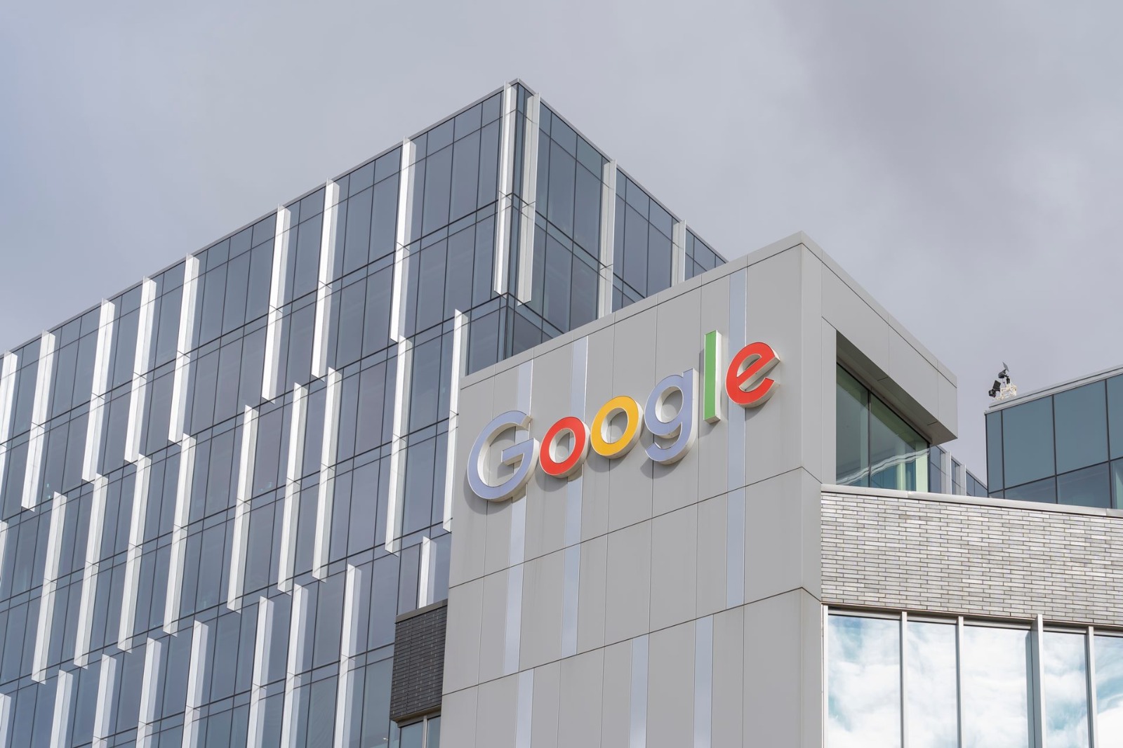 IA muda cenário das buscas, mas Google ainda lidera com ampla vantagem global - OCP News