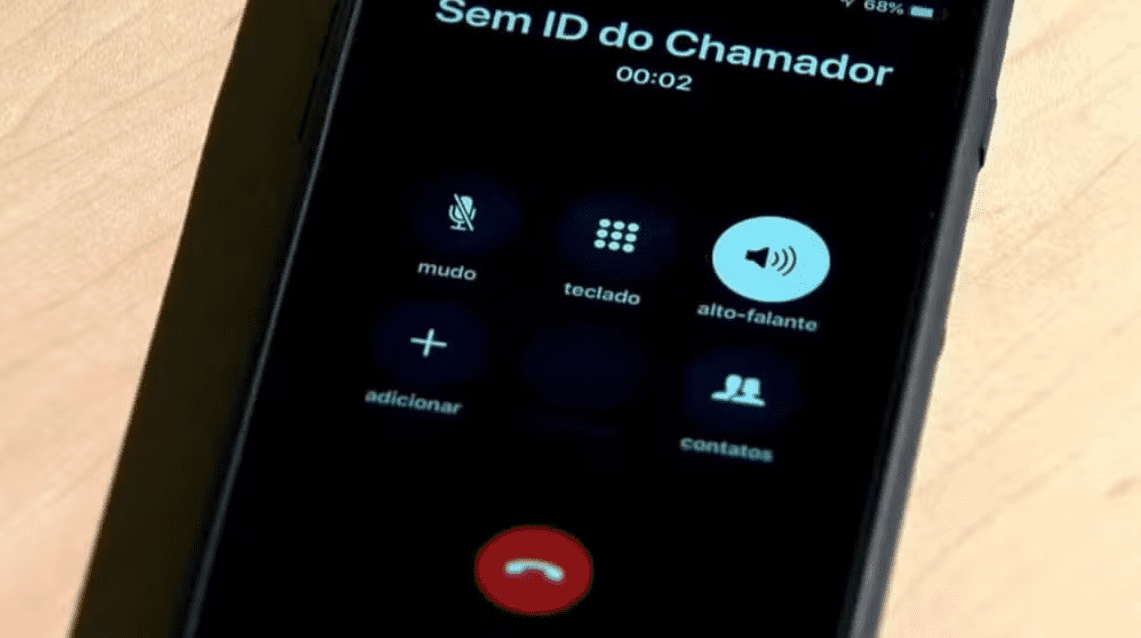 Golpe da ligação muda: criminosos clonam voz das vítimas com inteligência artificial