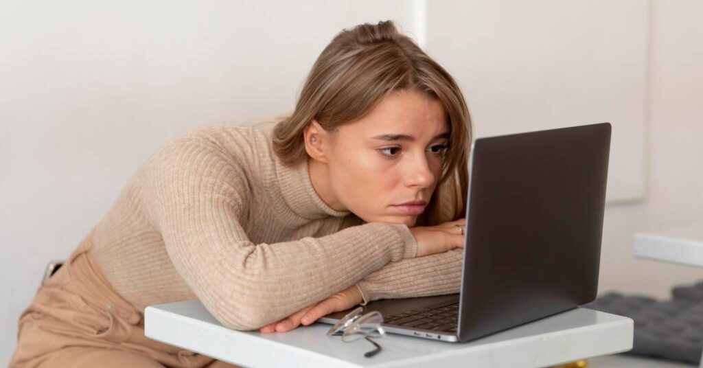 Jovens deixam indícios na inteligência artificial que se suicidariam