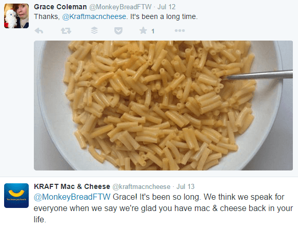 exemplo de marca: postagem no Twitter de kraft mac and cheese
